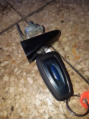 Ford Grand C-Max Bal Első Ajtó Zárbetét