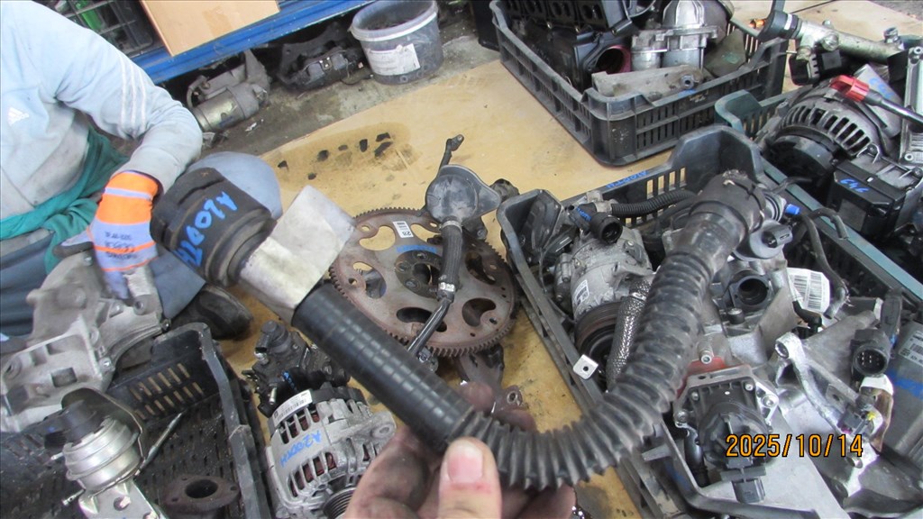 Opel Zafira C Tourer 2013 2.0D A20DTH vákuumcső  55566095 1. kép