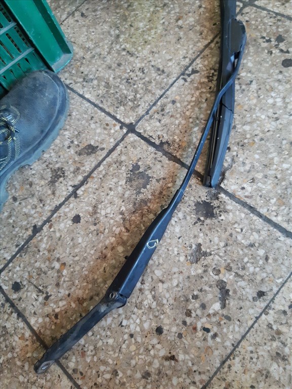 Opel Astra G Bal Elsõ Ablaktörlõ Kar 90 559 553 LH 2. kép