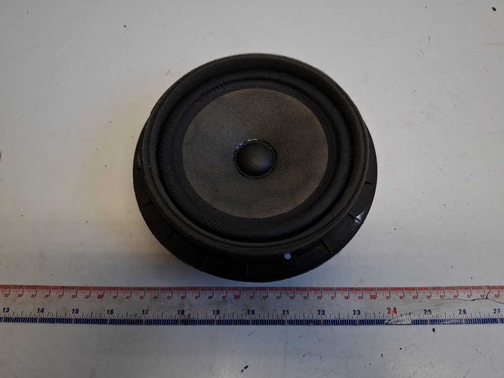 Suzuki Splash bal hátsó hangszóró 1. kép