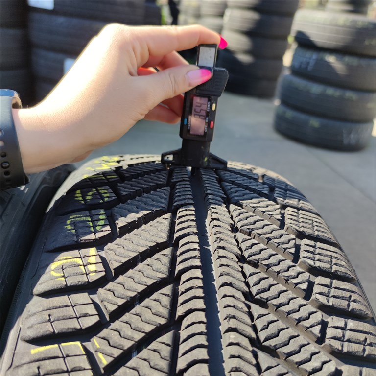 225/40 R18 Points téli gumi 99500ft a 4db/3/ 4. kép