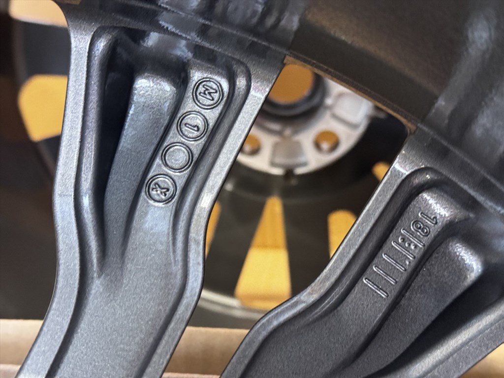 R20 Original mercedes 8.5J ET29 - A2924010900 - A292 401 0900 1db felni alufelni 4. kép