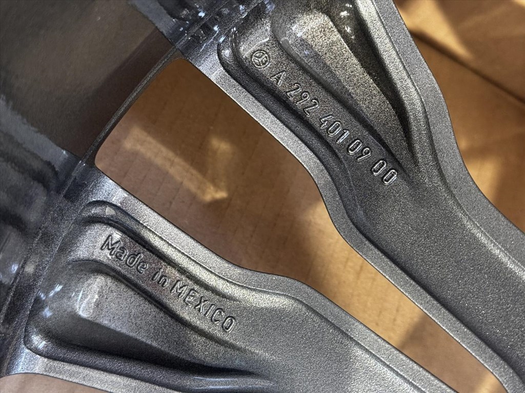 R20 Original mercedes 8.5J ET29 - A2924010900 - A292 401 0900 1db felni alufelni 5. kép