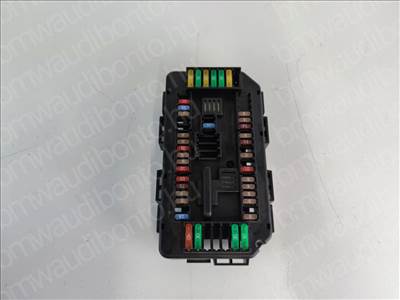 BMW 1 (F20)  118 d Biztosítéktábla (motortér) (9389068, 61149389068)