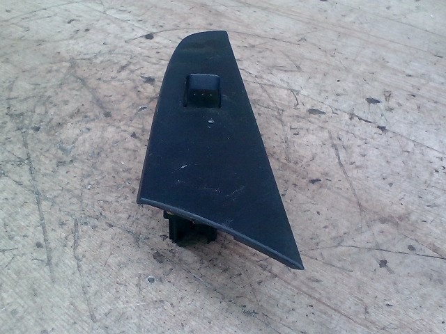 MAZDA 3 03.10-06.06 Jobb hátsó ablakemelő kapcsoló 1. kép