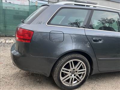Audi A4 (B7) Jobb hátsó negyed LX7Z 