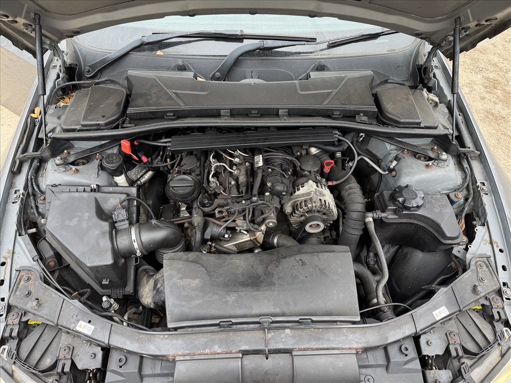 BMW 3-as sorozat (E90, E91, E92, E93) bontott alkatrészei 6. kép