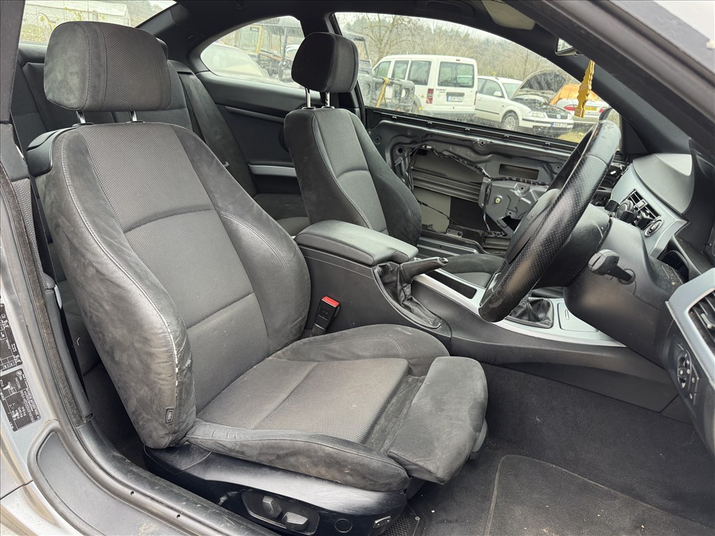 BMW 3-as sorozat (E90, E91, E92, E93) bontott alkatrészei 7. kép
