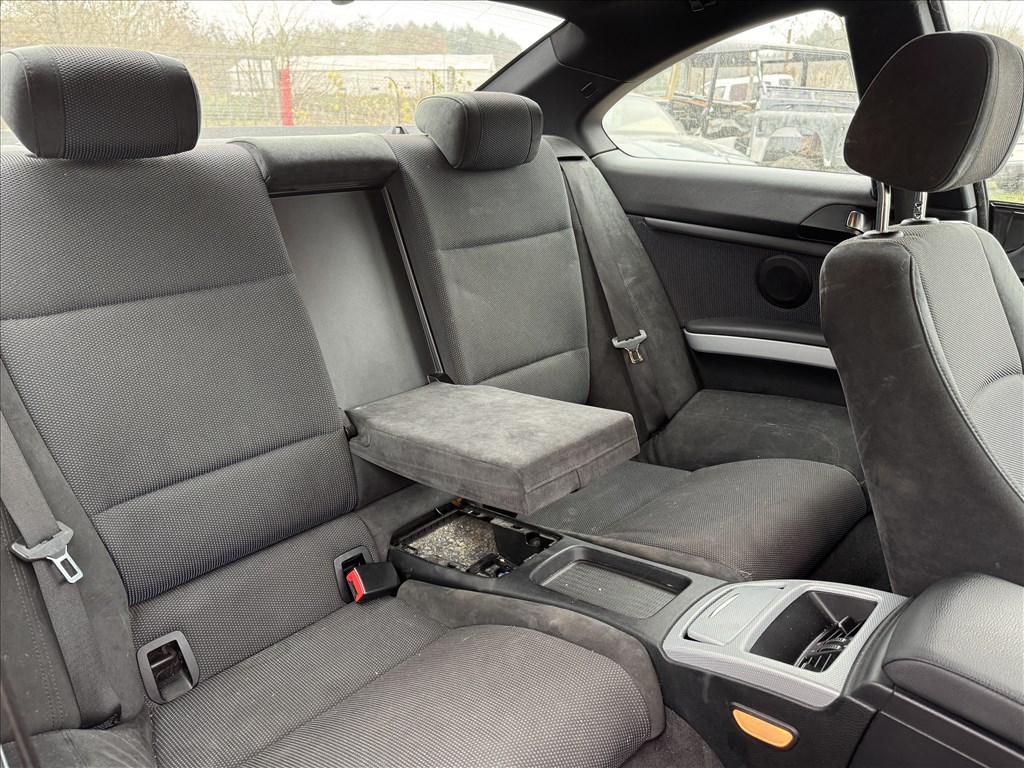 BMW 3-as sorozat (E90, E91, E92, E93) bontott alkatrészei 8. kép