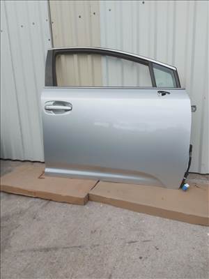 Toyota Avensis (T270) Jobb első ajtó 4311