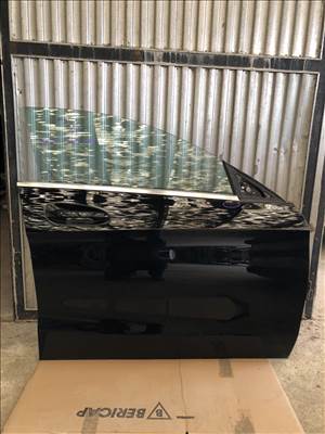 Mercedes Benz CLA w 117 jobb első ajtó