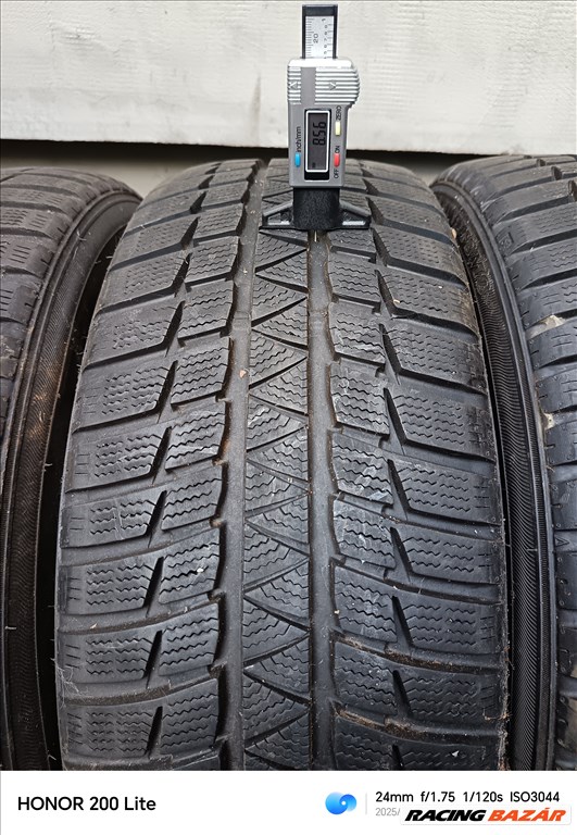  225/4518" újszerű Sumitomo téli gumi gumi 1. kép