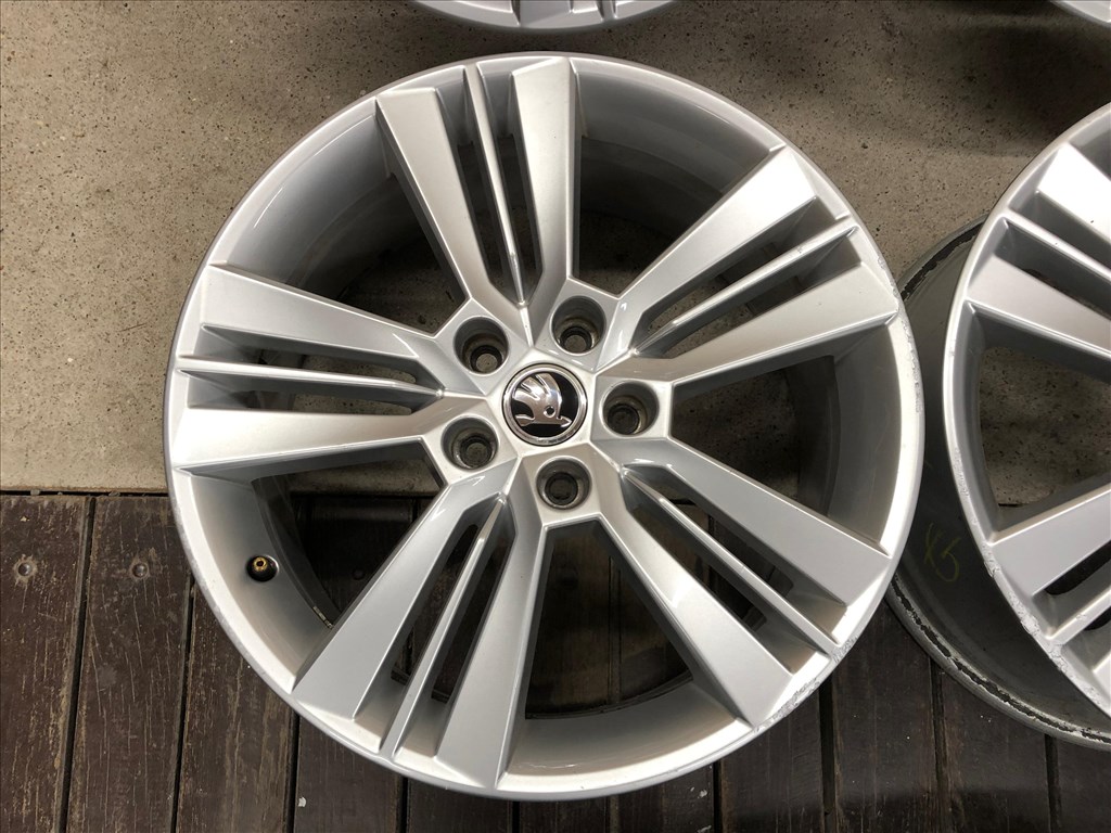 18 colos Skoda alufelni 5x112 Octavia 18 col 5x112 6. kép