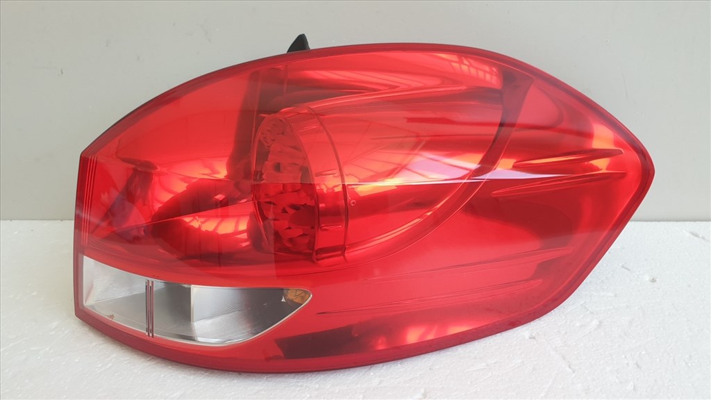512118 Renault Clio 3, 2012, KOMBI Jobb Hátsó Lámpa, 8200586844. 3. kép