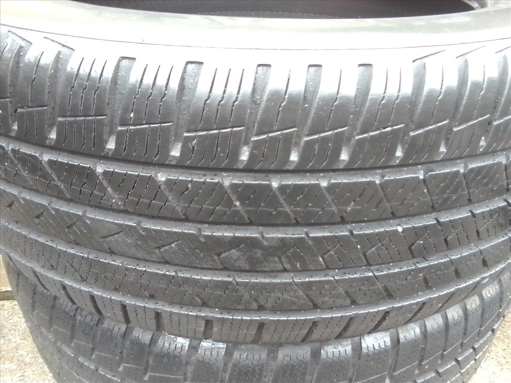  235/50R18 Vredestein Quatrac protéli gumi  1. kép