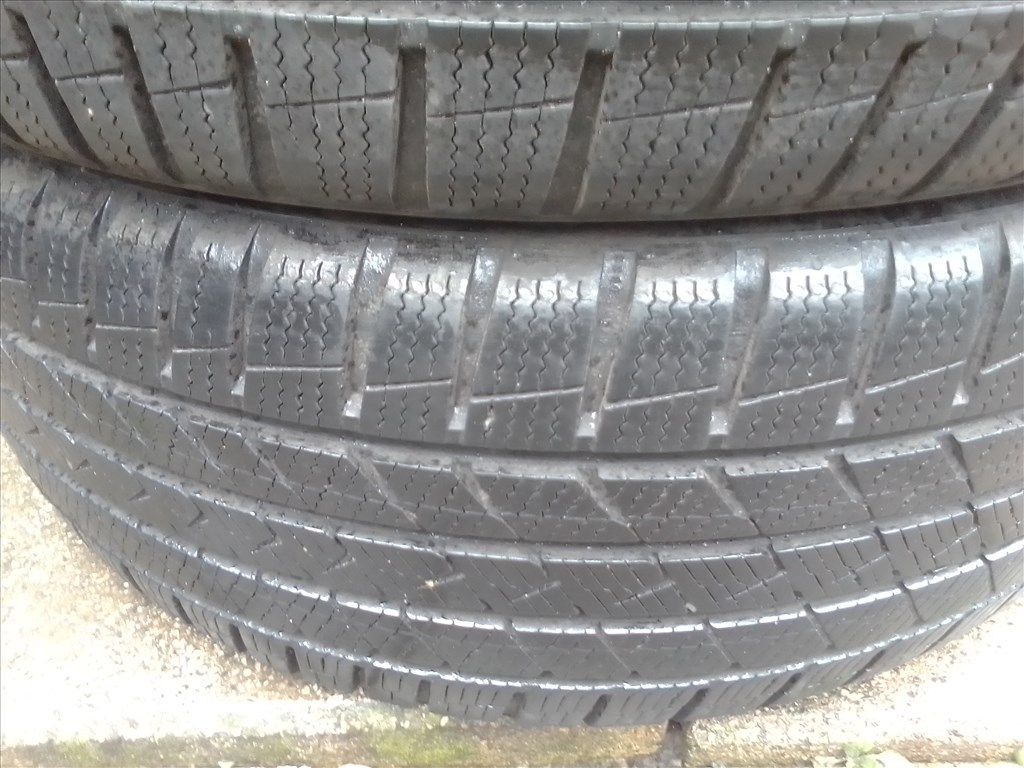  235/50R18 Vredestein Quatrac protéli gumi  2. kép