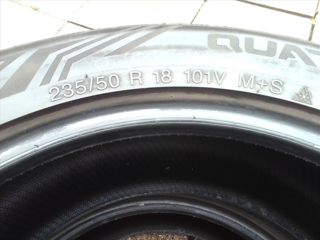  235/50R18 Vredestein Quatrac protéli gumi  4. kép