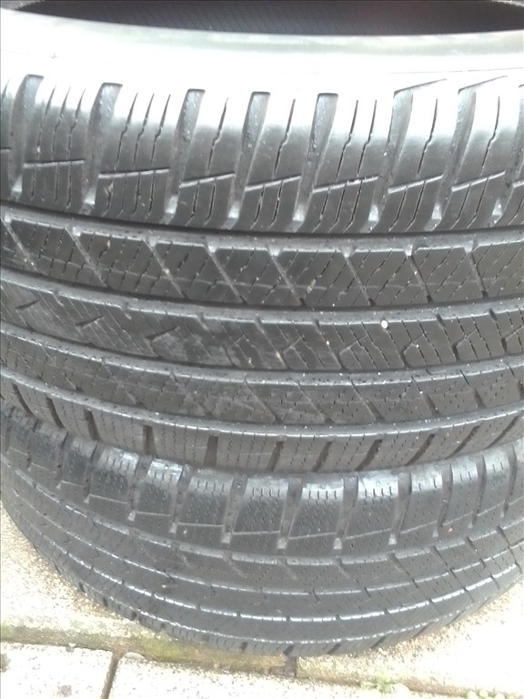  235/50R18 Vredestein Quatrac protéli gumi  6. kép