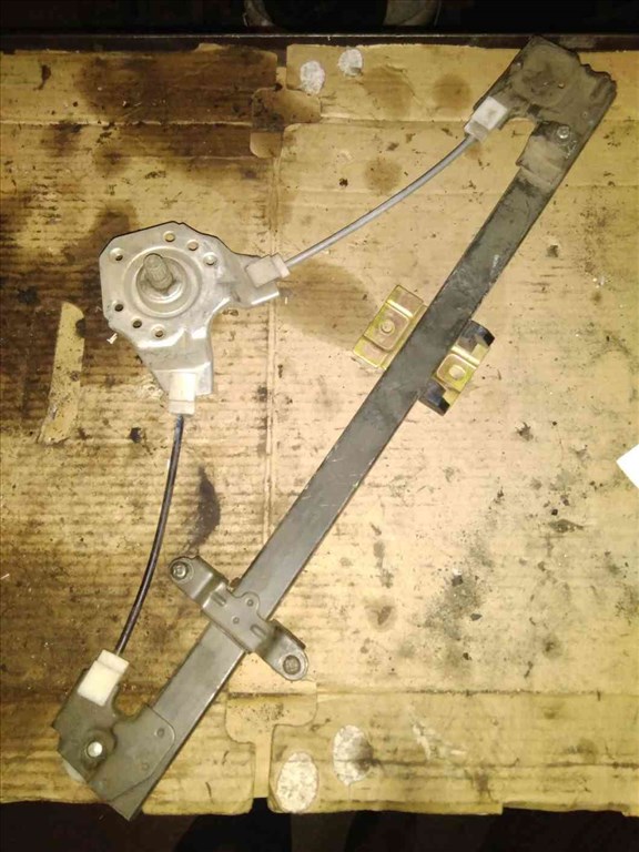 Suzuki Swift II 92-03 Bal Hátsó Ablakemelõ Szerkezet Mechanikus 1. kép