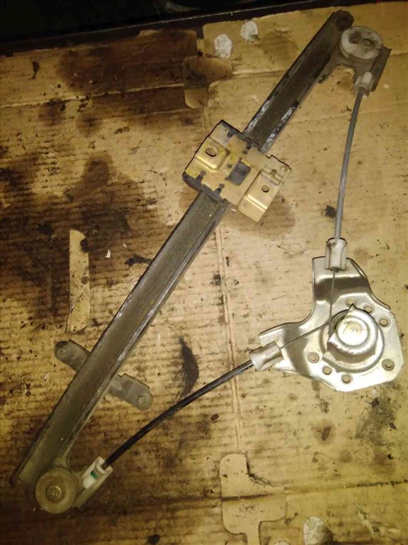 Suzuki Swift II 92-03 Bal Hátsó Ablakemelõ Szerkezet Mechanikus 2. kép