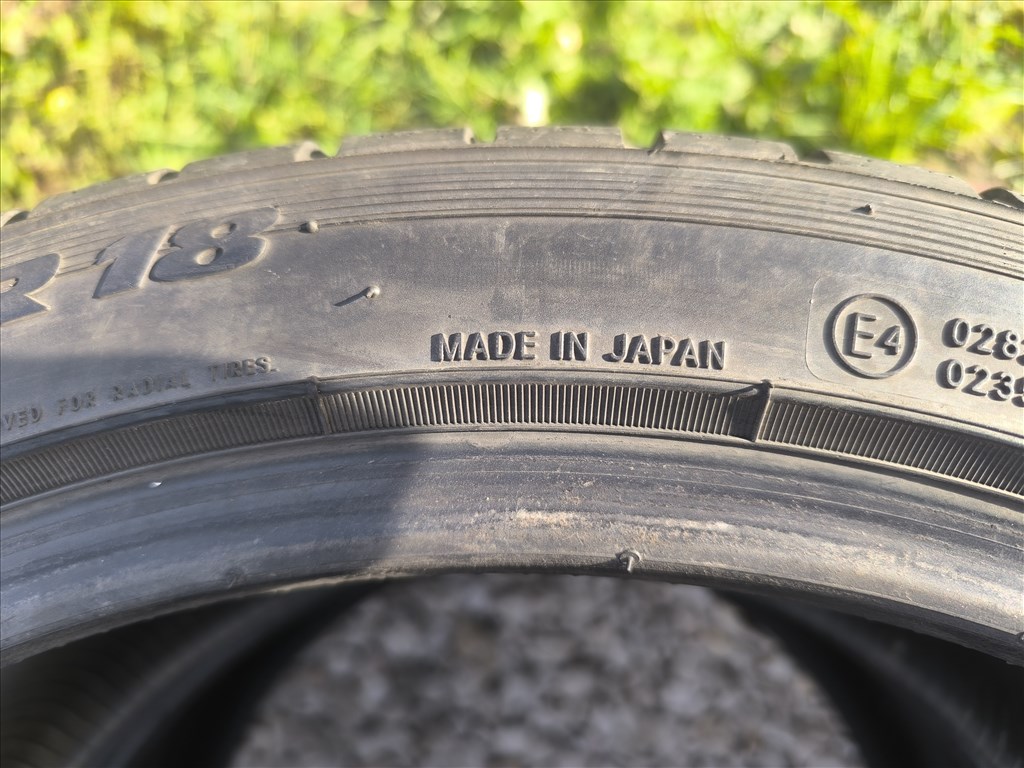  225/40R18" Toyo  téli gumi eladó 2db. 7. kép