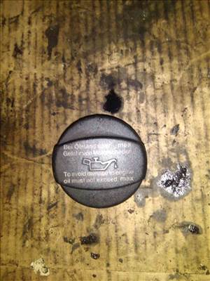 Mercedes Sprinter Olaj Beöntő Sapka / Olaj Betöltő Fedél