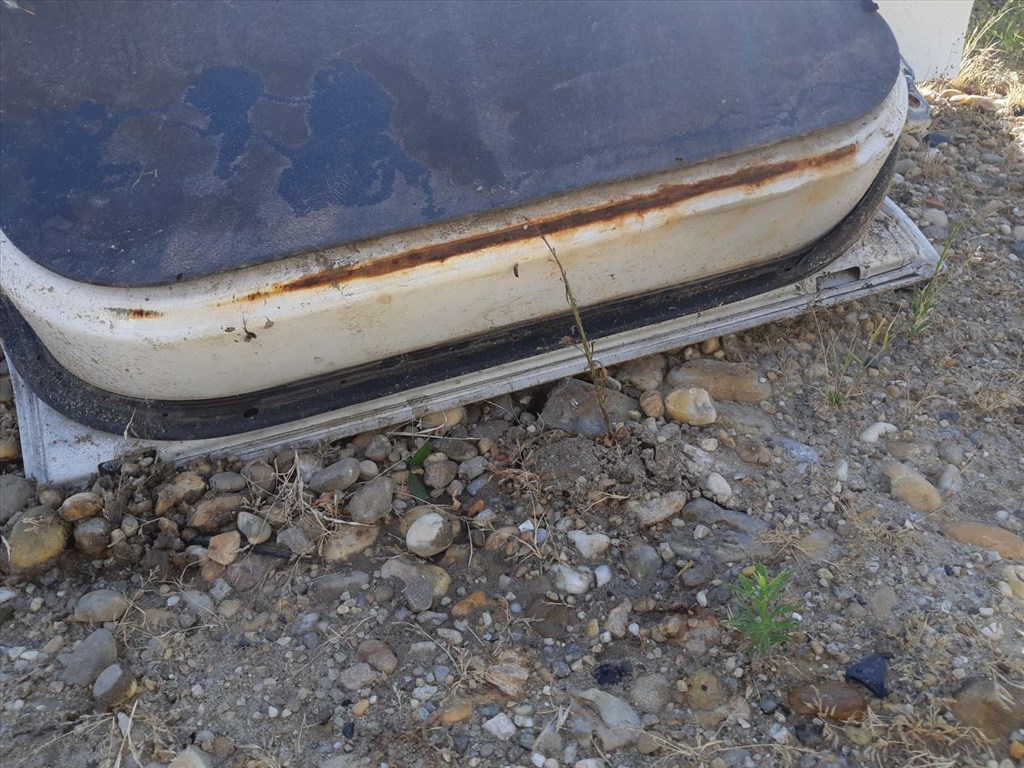 Suzuki Swift II 92-03 Bal Hátsó Ajtó 3. kép