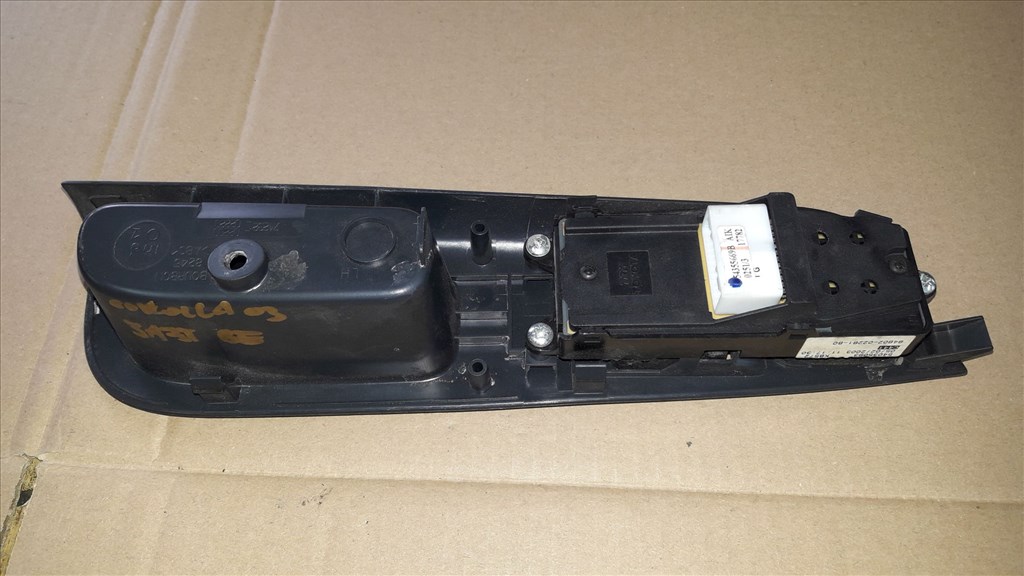 Toyota Corolla 00-06 Bal Elsõ Ajtó Behúzó  Ablakemelõ Kapcsoló 74232-02200 2. kép