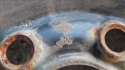 Skoda Roomster <p>Gyáriszám:<br>6Q0 601 027 R</p><p>Felni méret: 14"</p><p>Felni szélesség: 5.0</p><p>Furatszám: 5</p><p>Osztókör: 100.0</p><p>ET szám: ET35</p><p>Agy Átmérő: 57.1</p><p>Állapot: Normál</p><p>Érdeklődéskor hivatkozzon erre: KIN-40065</p><p>Bármire van szüksége hívjon bizalommal!<br>Kizárólag munkaidőben hétfőtől - péntekig 8-12 13-16 óráig!<br>Alkatrészek széles választékban!<br>Hivatalos Regisztrált Autobontó Kecel!<br>Vásároljon Megbízható Helyről Beszerelési Garanciával Profiktól!</p> 30000