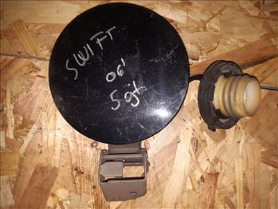 Suzuki Swift III 04-10 Tankajtó  Tanksapka