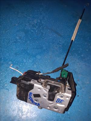 Opel Zafira B Bal Első Ajtó Zárszerkezet  Központizár Motor 13 210 748