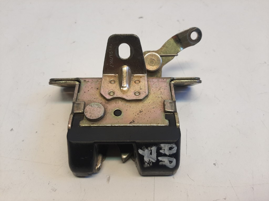 Opel Corsa B 5 ajtós csomagtérajtózár (csomagtérajtó zár) 90387847 2. kép