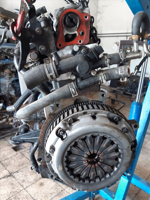 Suzuki Grand Vitara 05- F9Q Motor 2. kép