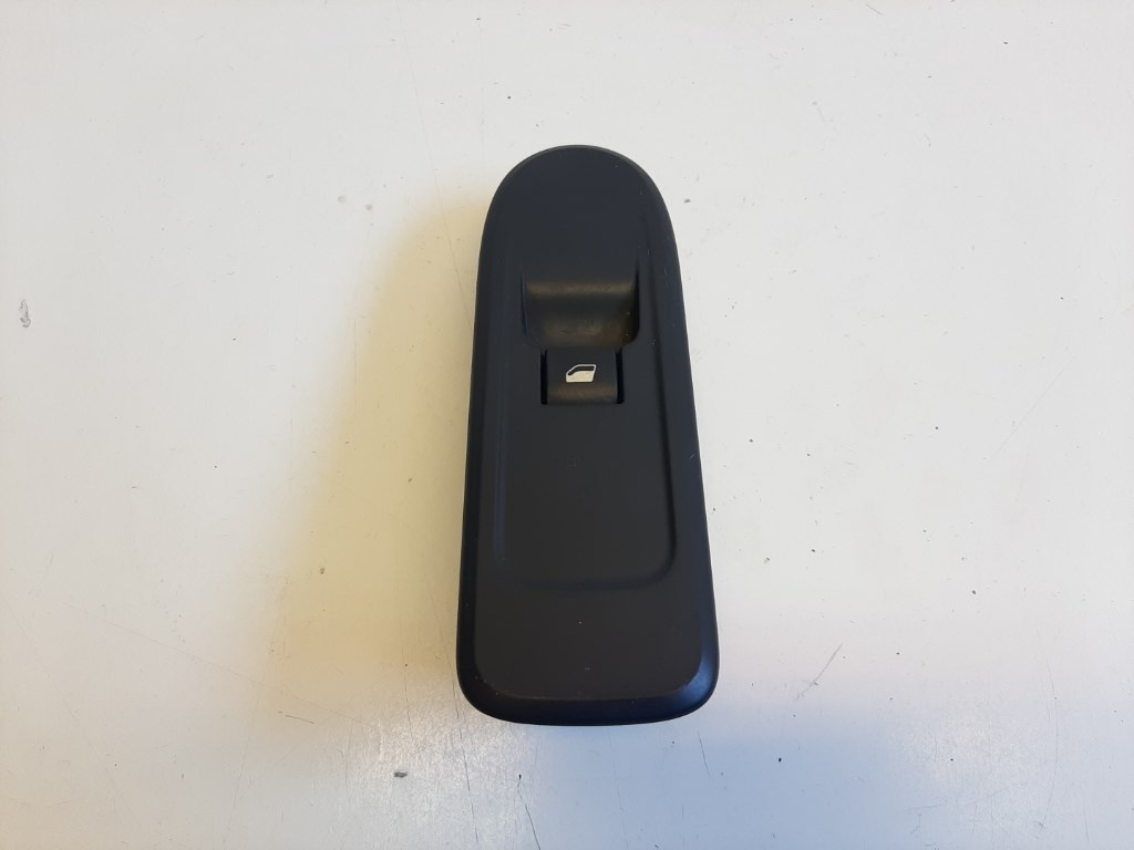 Peugeot 308 (T7) jobb elsõ ablakemelõ kapcsoló 96565184XT 1. kép