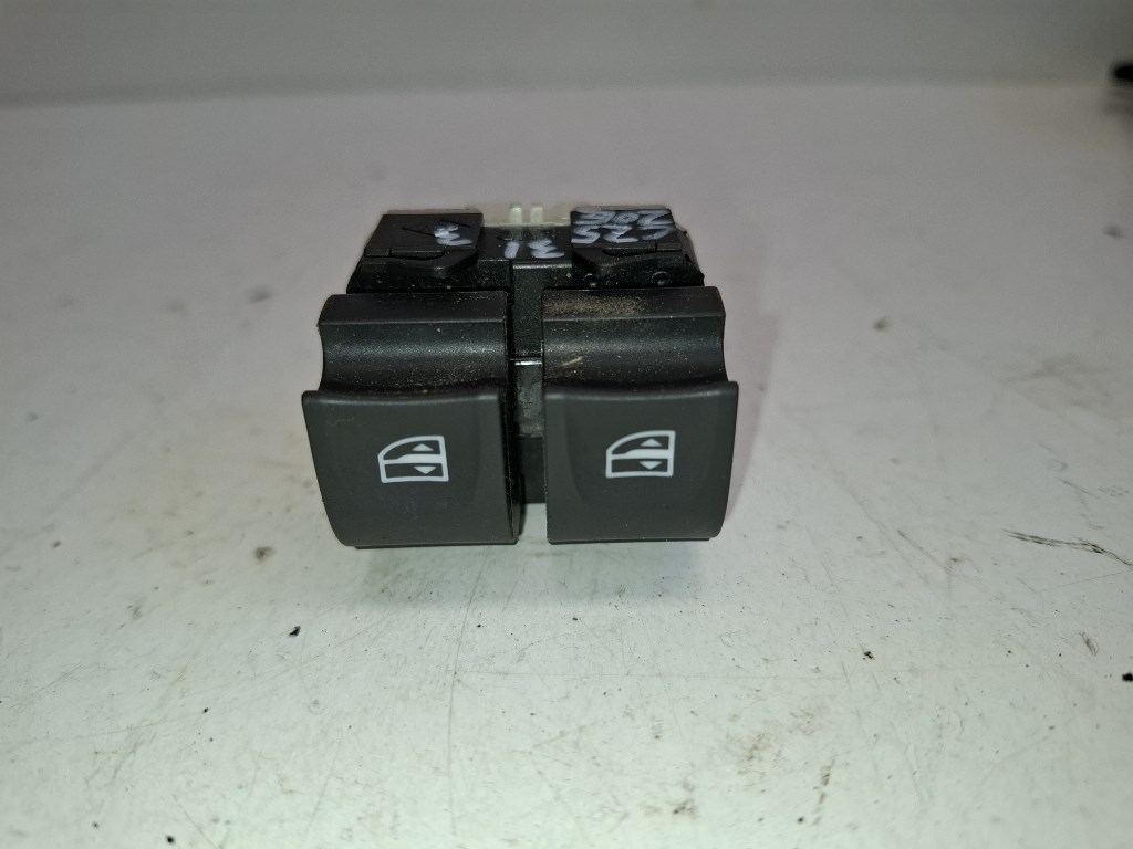 Renault Zoe bal elsõ ablakemelõ kapcsoló 254112588R 1. kép