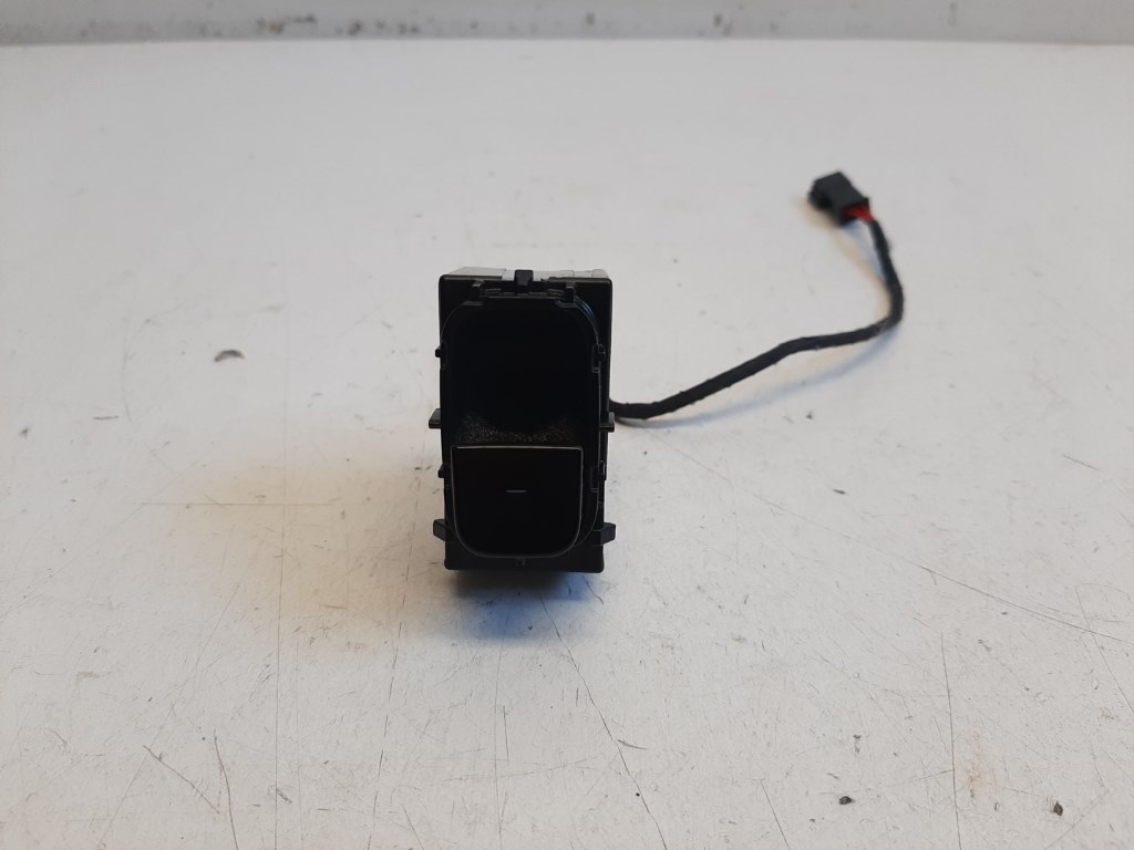 Tesla Model 3 bal hátsó ablakemelõ kapcsoló 108103801E 1. kép