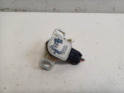 Toyota Prius Plus  féklámpa kapcsoló