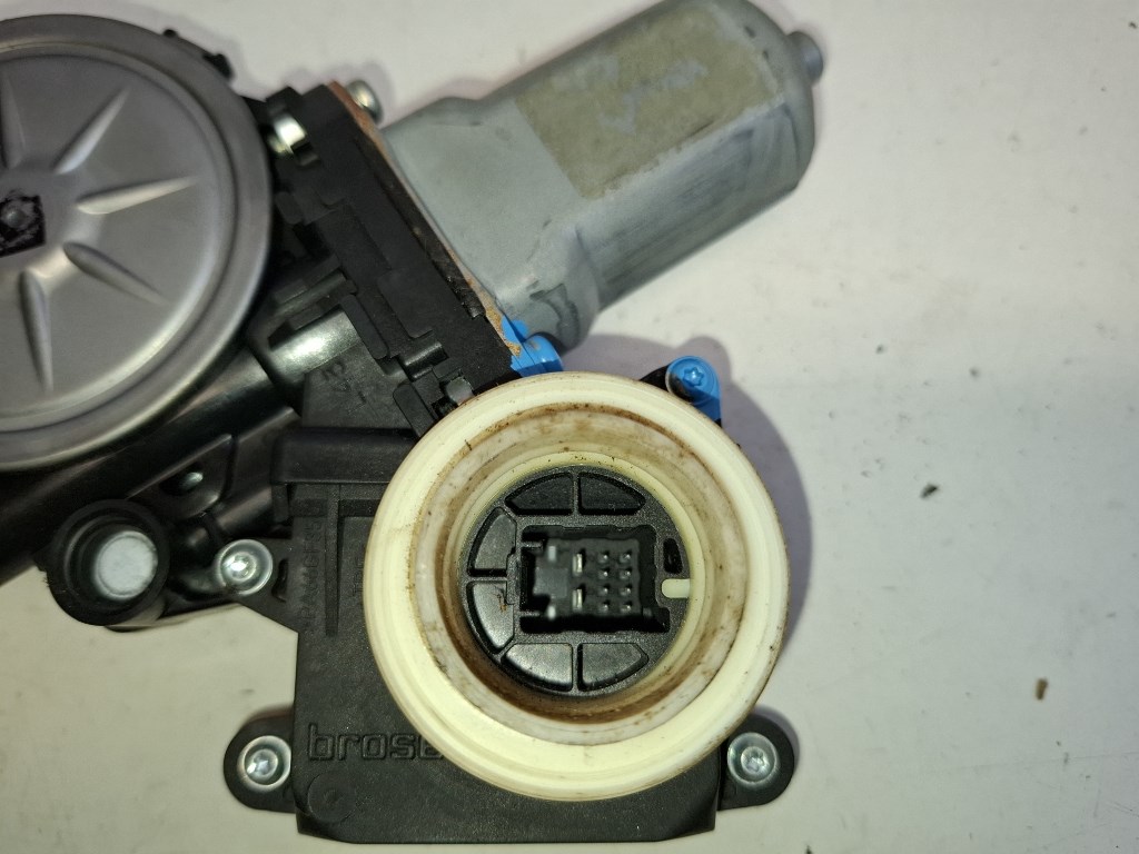 Toyota Verso bal elsõ ablakemelõ motor 698200F021 5. kép