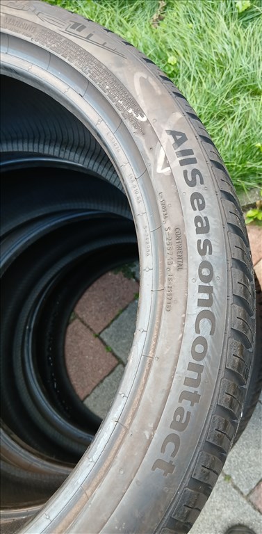  225/45R19 96W  újszerű Continental négyévszakos gumi szett 2021 4. kép