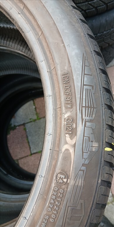  225/45R19 96W  újszerű Continental négyévszakos gumi szett 2021 5. kép