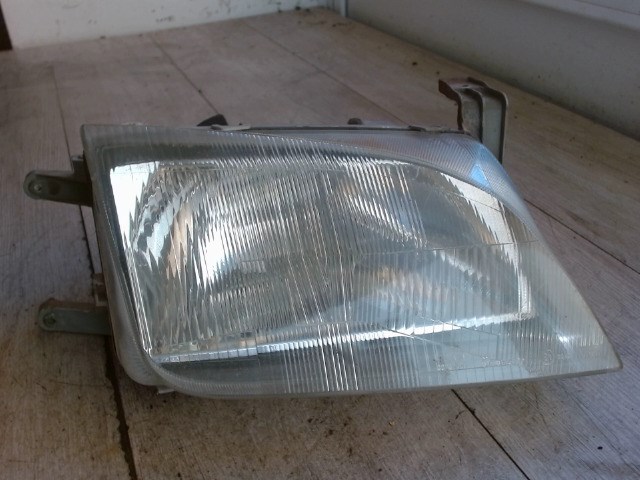 SUZUKI SWIFT 96-05 Jobb első fényszóró 1. kép
