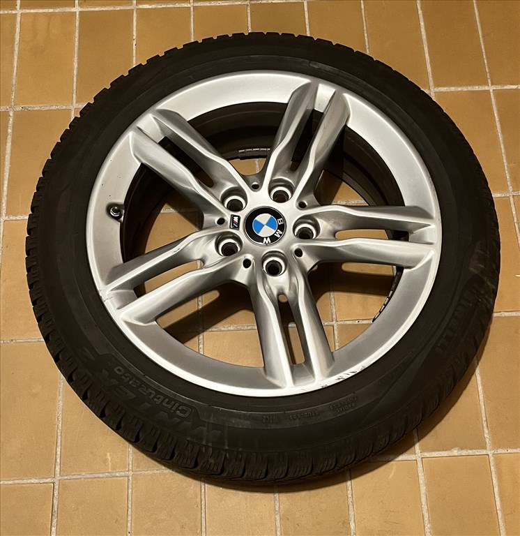  17" újszerű (gyári felni) alufelni, rajta 205/55 újszerű téli gumi gumi  1. kép