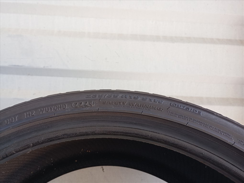  4 db újszerű Kumho Wintercraft WP72 235/35 R19 91W XL 7 mm-es téligum 4. kép