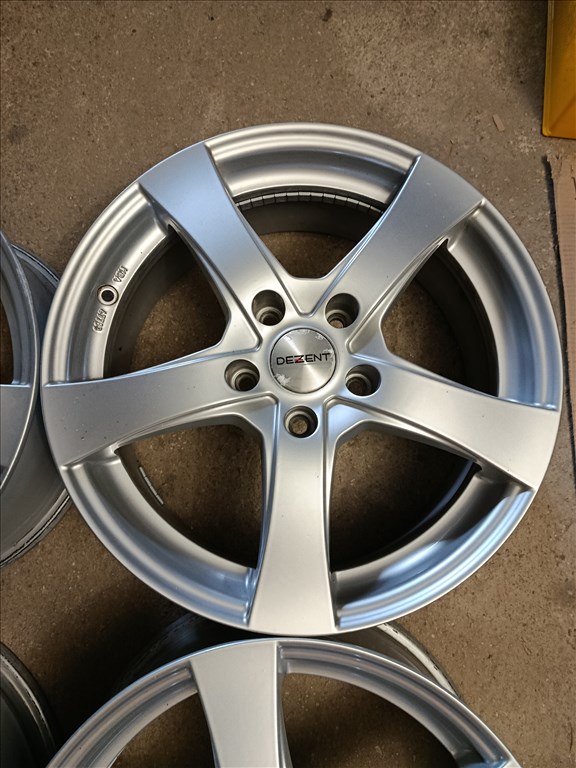  5x114.3 lyukosztású 7JJ 17" újszerű Dezent alufelni 5. kép