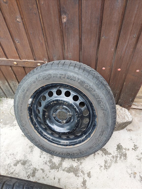  15" használt Gyári lemezfelni, rajta 185/65 használt Kormoran téli gumi  3. kép