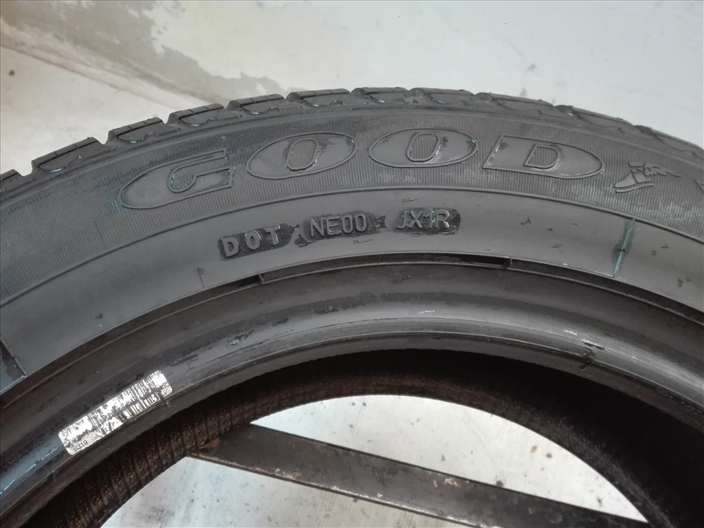 225/55R17 Goodyear téli gumi 2db 225/55 r17 6. kép