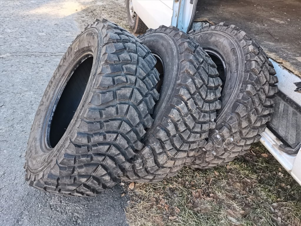 R0302 69 3db 255 60 R17 M+S Cobra Gomme Overland 1. kép