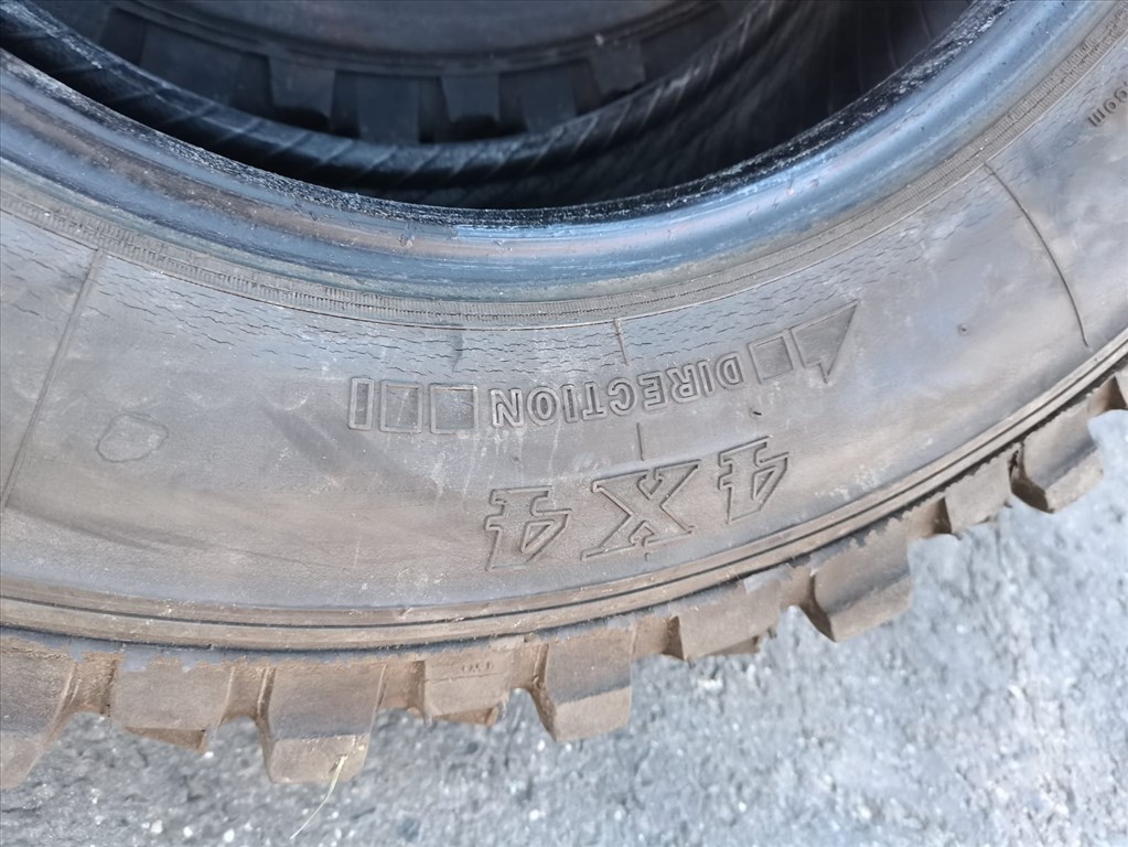 R0302 69 3db 255 60 R17 M+S Cobra Gomme Overland 4. kép