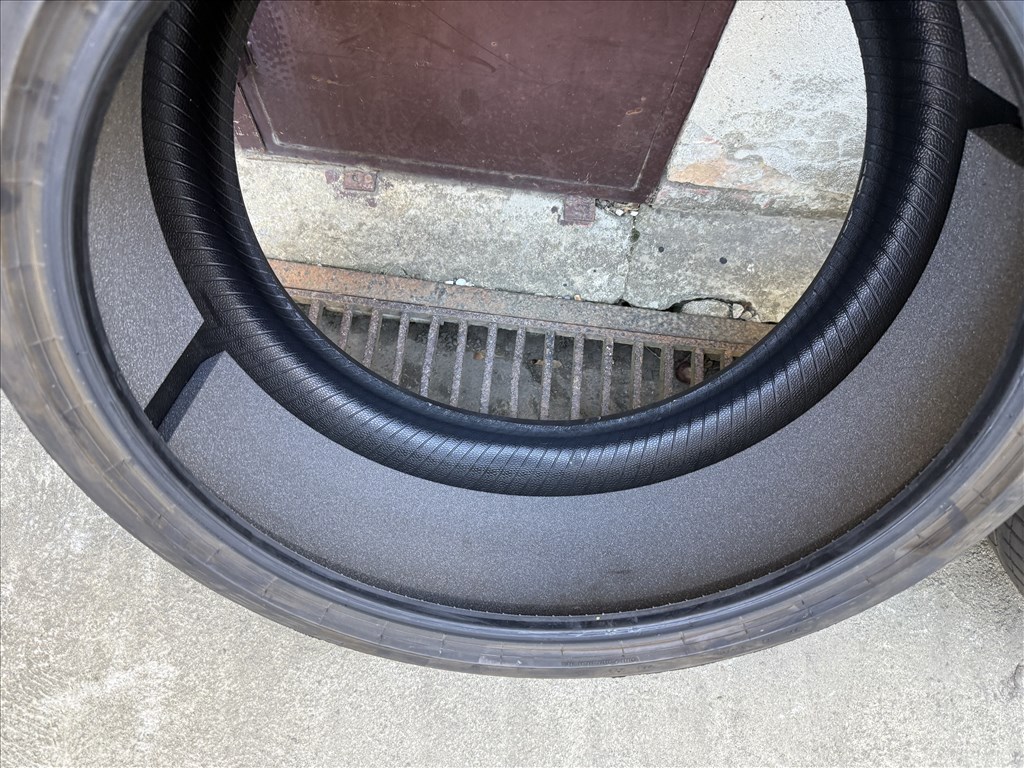 Tesla Model Y Performance nyári gumi garnitúra Pirelli Pzero PZ4 255/35 R21 + Pirelli PZ4 275/35 R21 4. kép