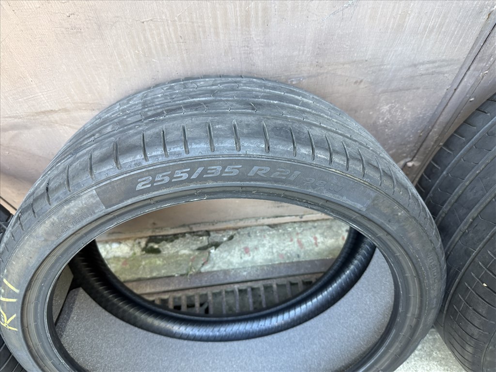 Tesla Model Y Performance nyári gumi garnitúra Pirelli Pzero PZ4 255/35 R21 + Pirelli PZ4 275/35 R21 7. kép